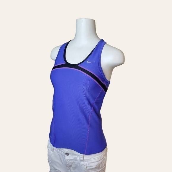 NIKE Dri-Fit Size Medium Tank - Picture 3 of 10